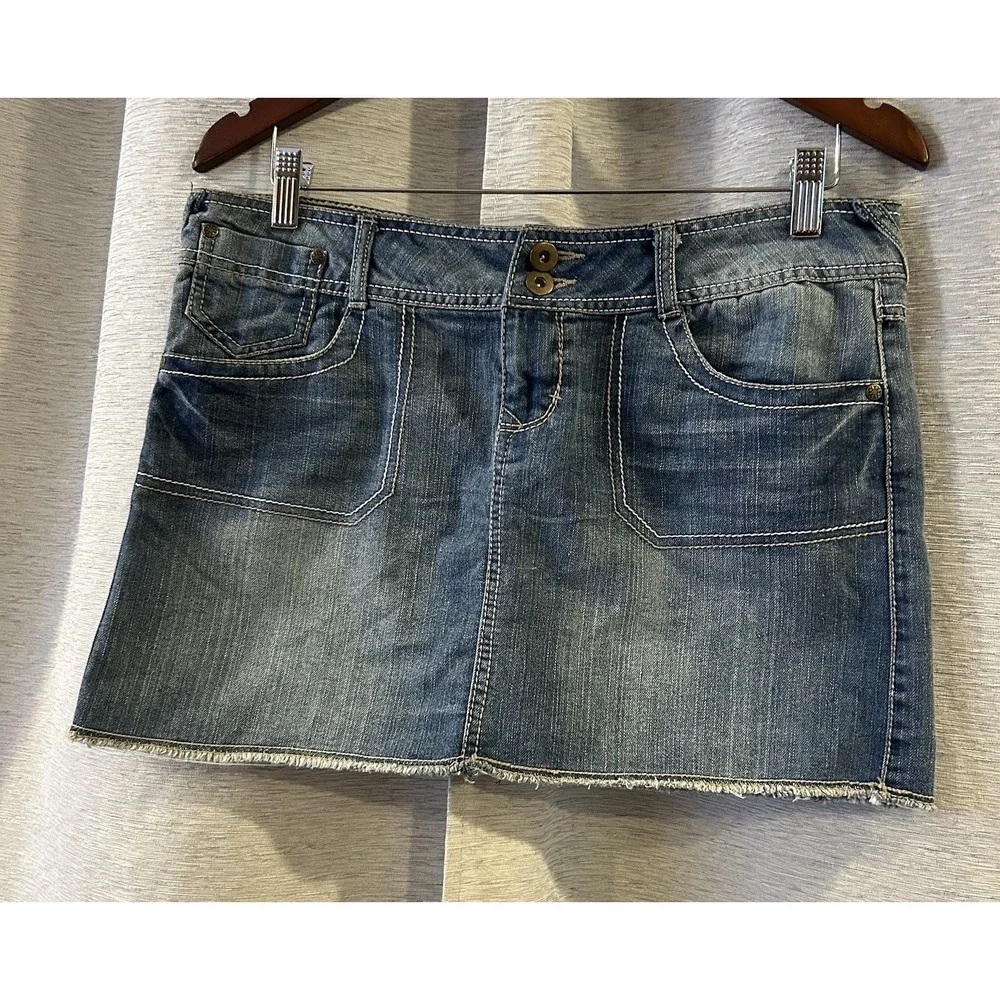 Vintage Low Rise Blue Jean Denim Mini Skirt 11 Raw Hem Grunge‎ Beach Indie Y2K